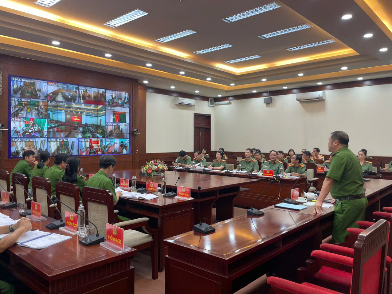 Quang cảnh hội nghị tại điểm cầu Trung tâm Thông tin chỉ huy Công an tỉnh