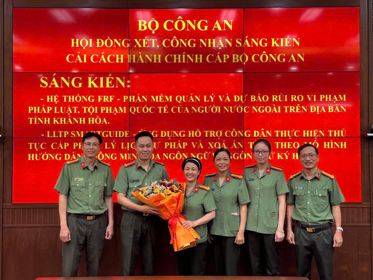 Ảnh: Bảo vệ đề tài sáng kiến cải cách hành chính về lý lịch tư pháp.