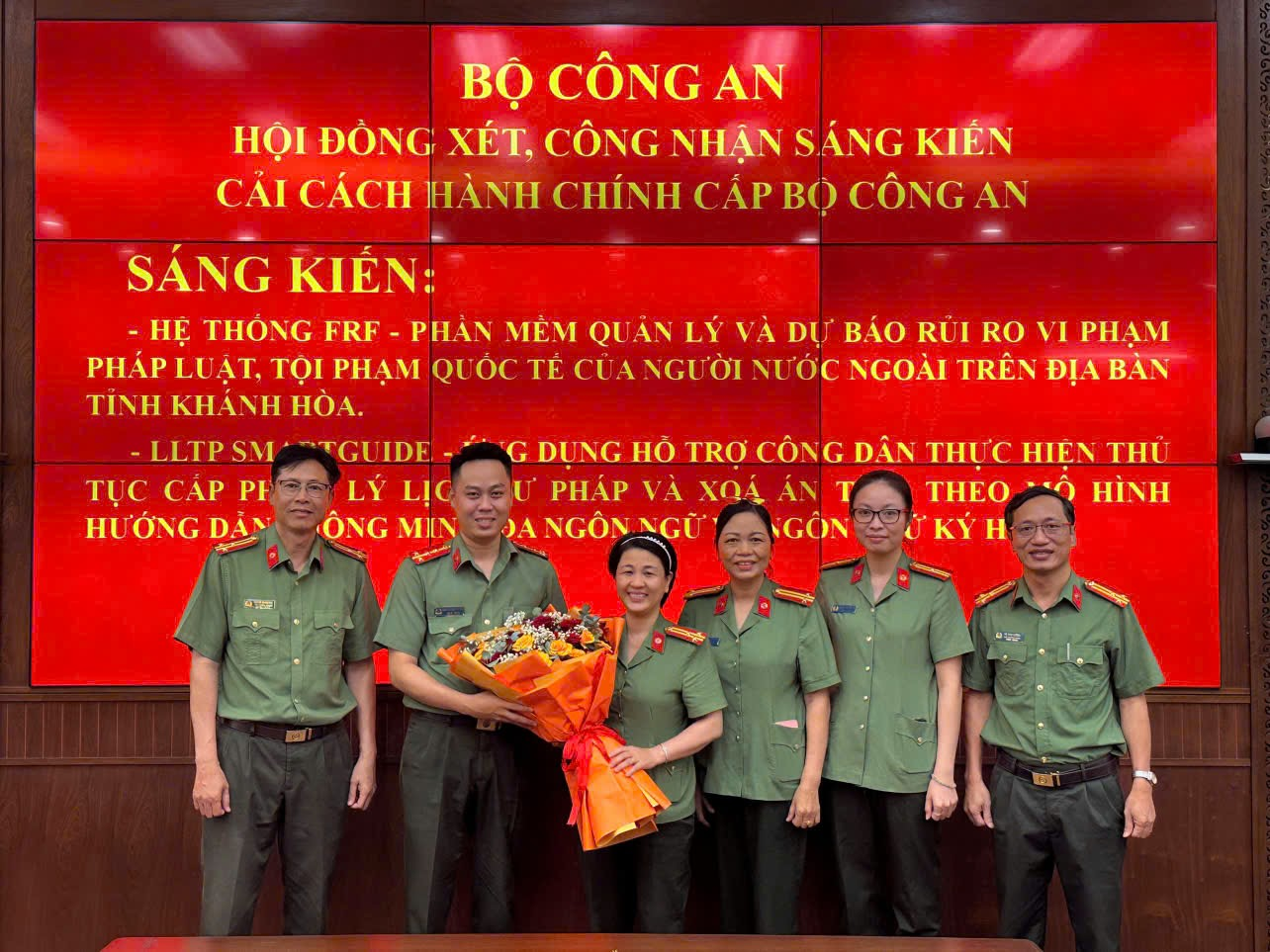 Ảnh: Thượng úy Nguyễn Bảo Phước bảo vệ đề tài sáng kiến ở cấp Bộ