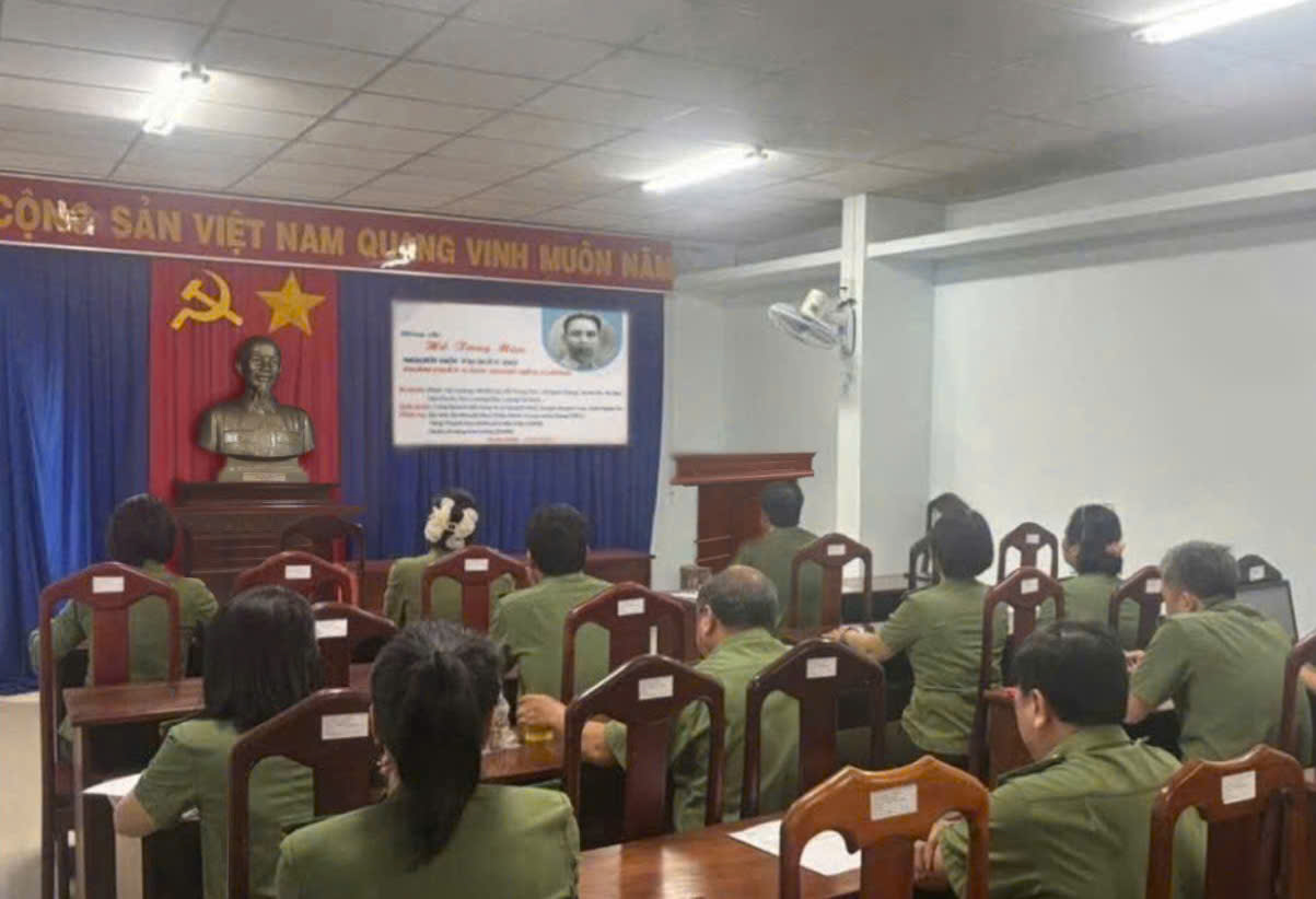 Hình ảnh: Toàn cảnh buổi sinh hoạt chuyên đề.