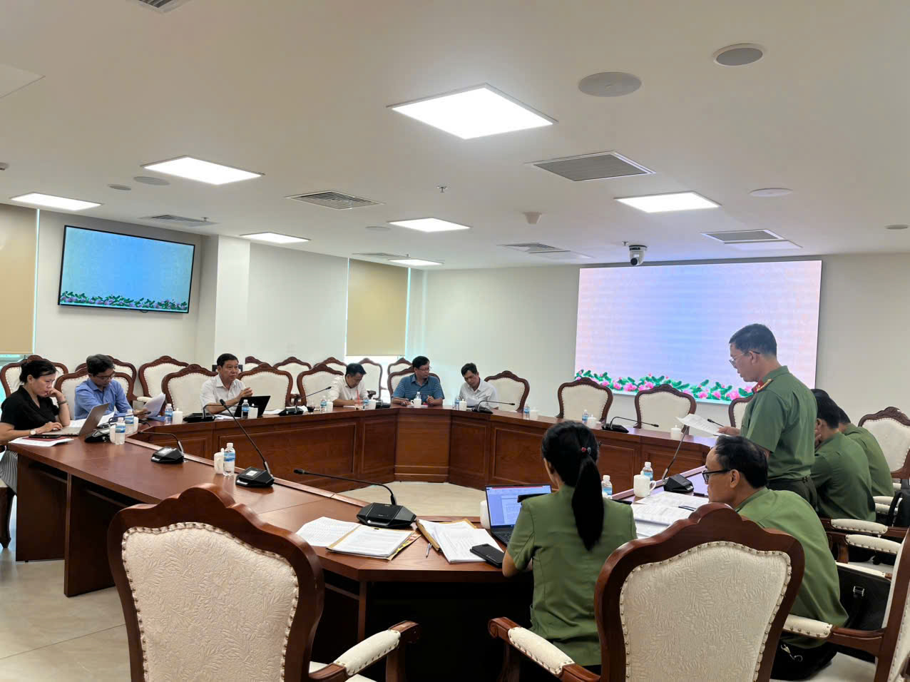 Thanh tra trực tiếp tại Văn phòng UBND tỉnh