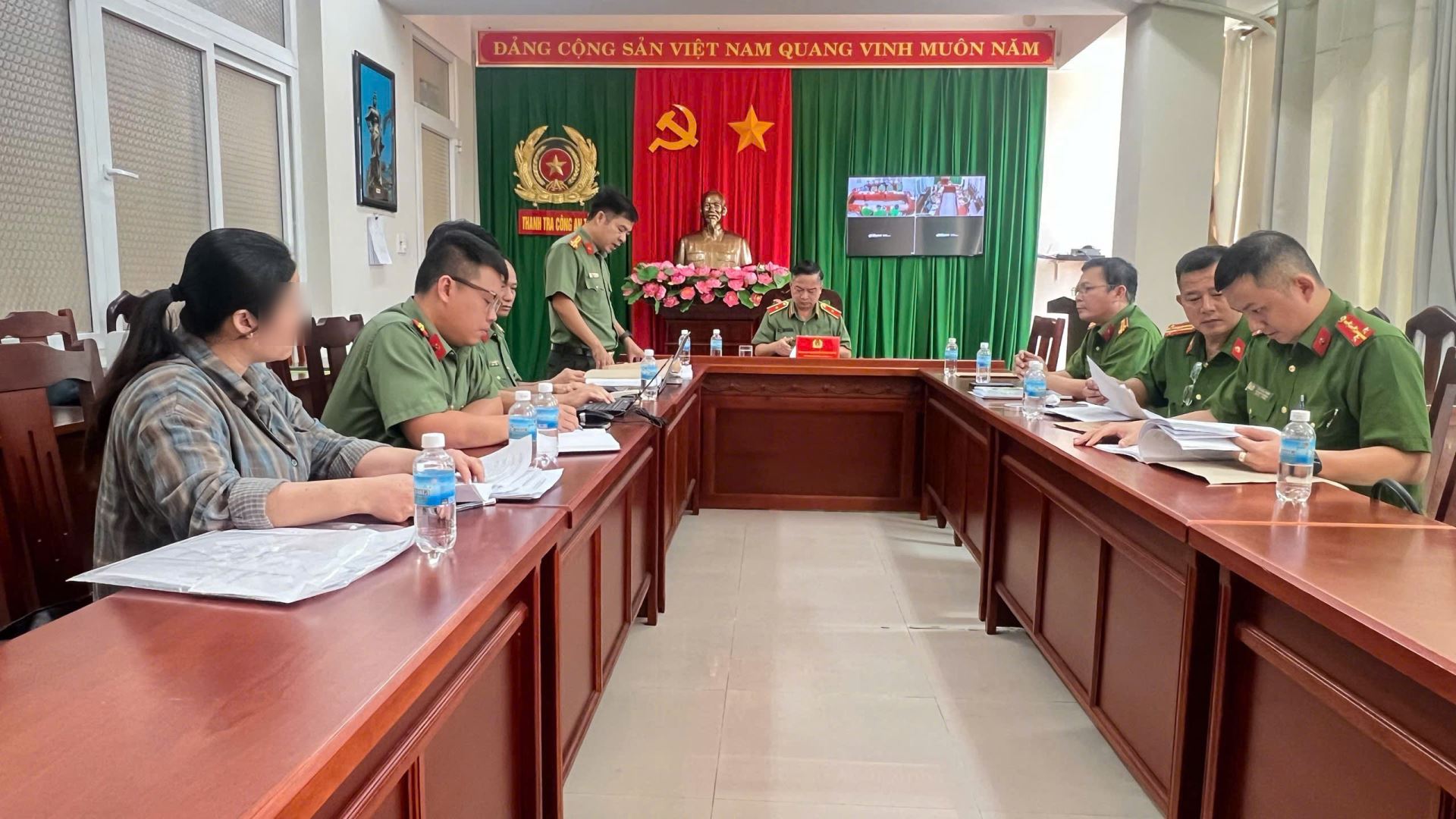 Quang cảnh buổi đối thoại giải quyết khiếu nại lần 2 