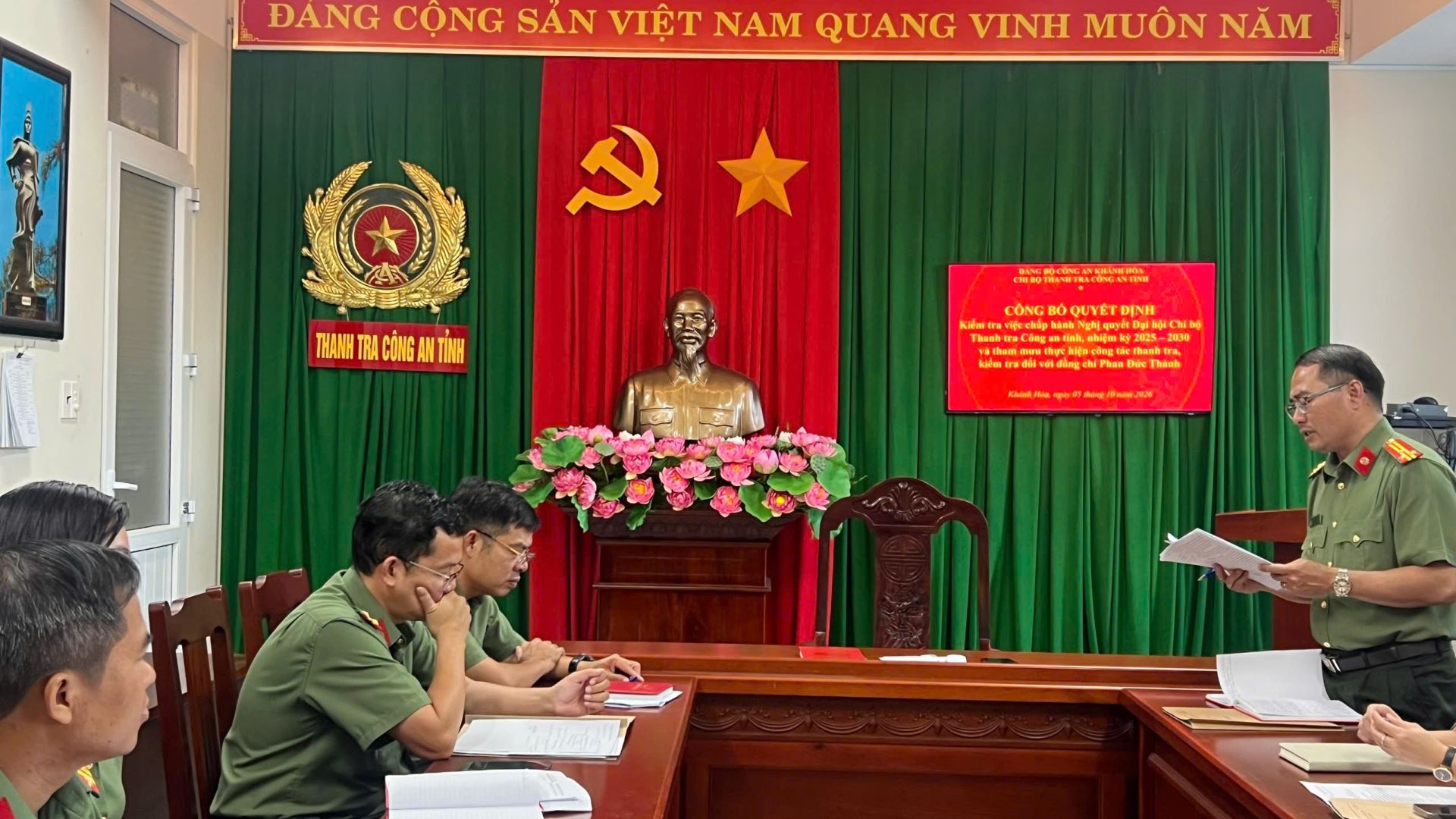 Công bố Quyết định Kiểm tra Đảng viên