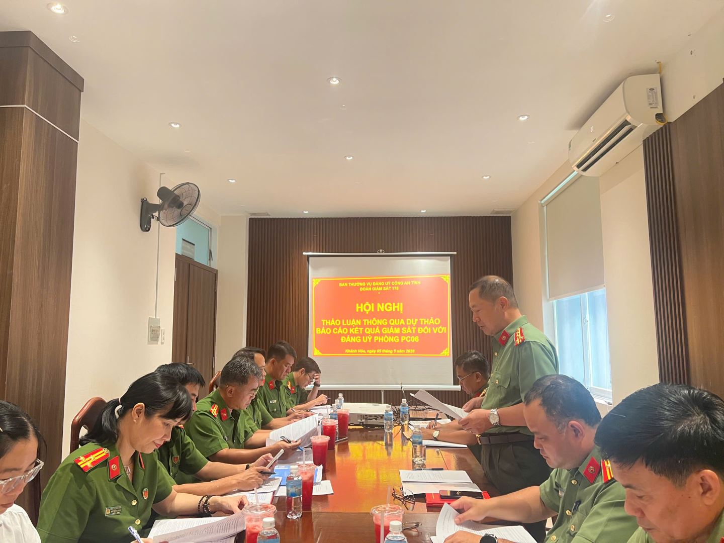 Hội nghị thảo luận dự thảo báo cáo kết quả giám sát tại Đảng ủy Phòng Cảnh sát QLHC về TTXH