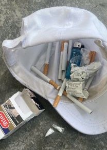 Công an xã tạm giữ đoạn ống nhựa màu trắng chứa ma túy