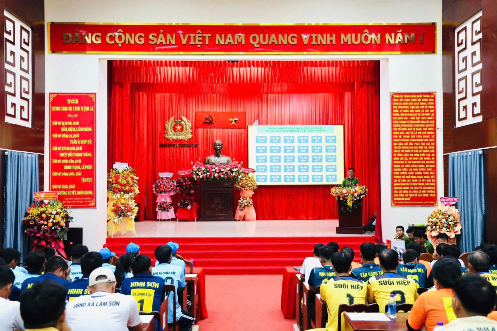 Hội thi thu hút 30 đội tham gia.