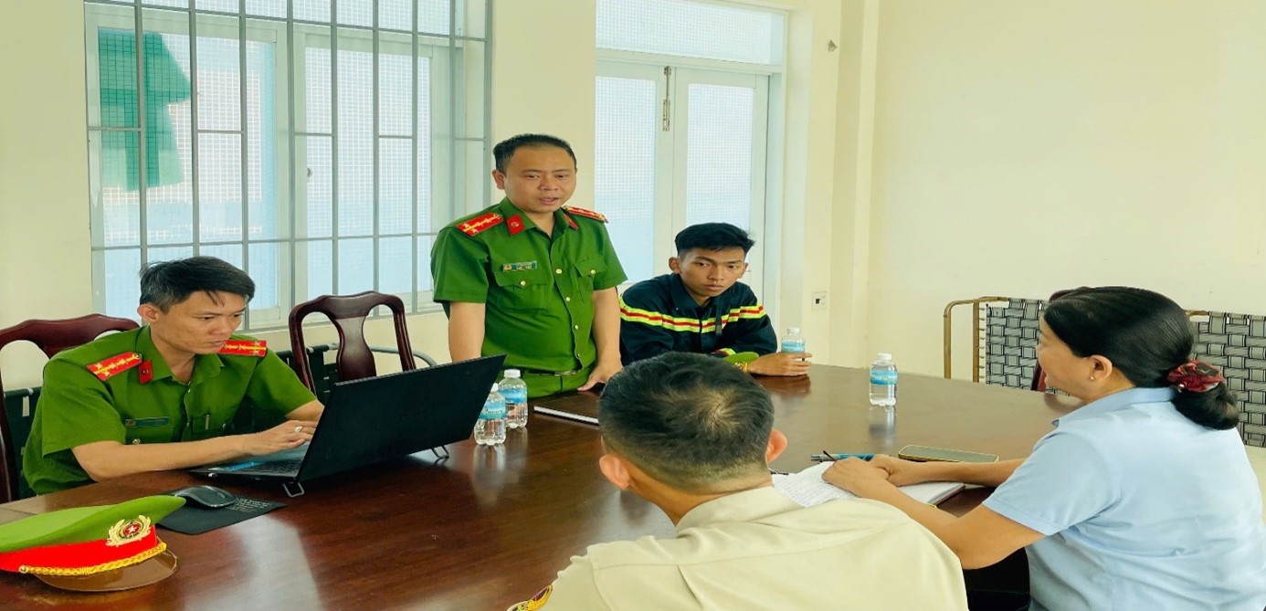 Phòng Cảnh sát PCCC và CNCH làm việc với Ban quản lý về công tác đảm bảo an toàn phòng cháy, chữa cháy dịp Tết Nguyên Đán 2026